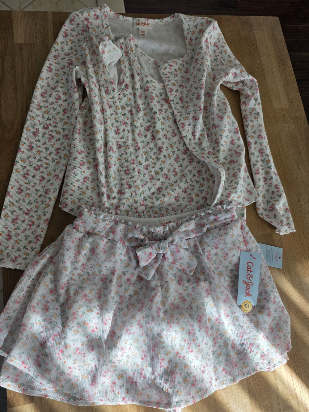Cat & Jack Cream Floral 3-Piece Set Sz Medium (8) NWT